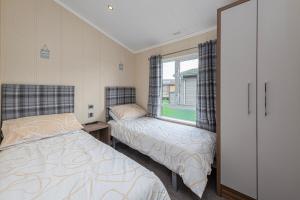 Stables 30, 3 Bed Luxury Lodge at Hafan y Mor