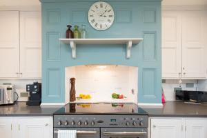 Leaholme Cottage - fabulous coastal cottage for 8