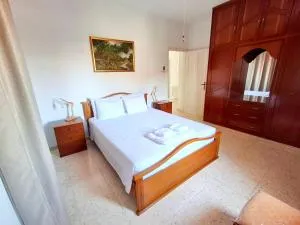 Grandma's House - Liopetri