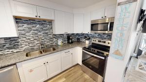 Sea Palm 1D- by Holiday Isle Properties