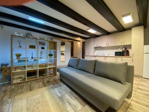 Piața Sfatului Brassai Plus - Annastasias Studio