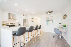 Yaletown Gorgeous Unit Steps from the Beach - Vancouver