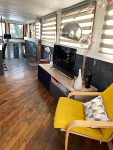 Bateaux Nuit insolite a bord d-une peniche, 6 personnes : photos des chambres