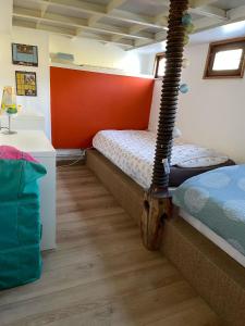 Bateaux Nuit insolite a bord d-une peniche, 6 personnes : photos des chambres