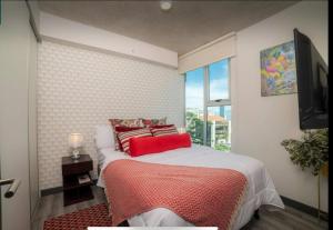 Dreamliner at 11s, City Views and Wonderland Vibes!