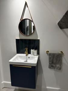 Cromwell Cottage - Dog Friendly