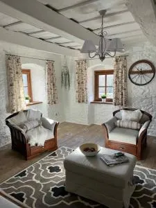 Thatched cottage - Mencshely