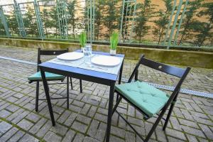 Romance Studio-steps from theSea