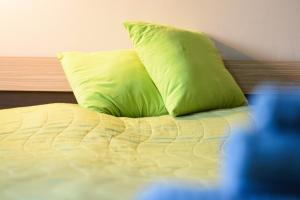 Romance Studio-steps from theSea