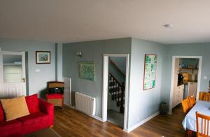 Coastal Kerry Hideaway - Sleeps 6 & Free Parking