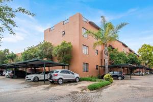 Stylish 2 Bedroom Retreat with Private Garden