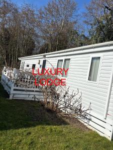 Luxury lodge T11