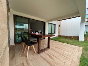 Itacimirim Beach Unique