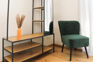 NEU! BeSSa Homes Deluxe Apartment 6 Personen Klima Garten King Size Betten