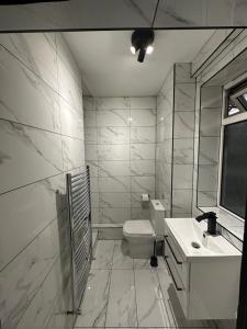 2 Bedroom flat by London Bridge & The Shard