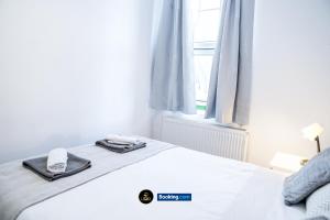 Central and Cozy 2BR By LS2G Short Lets & Serviced Accommodation Greater London With Free WIFI