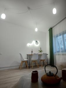 The Urban Retreat - Amelie Charm