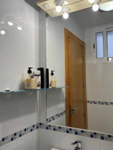 Muy bonito apartamento de dos dormitorios y dos baños con patio privado