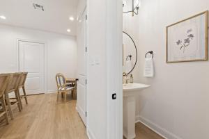 NEW Lafayette House KING Beds Garage Patio Luxury