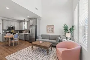 NEW Vermillion House KING Bd Cajun Luxury Book Now - 新伊比利亚