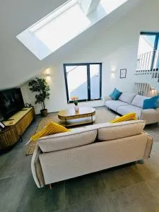 Spacious 3 bedroom with large terrace and parking-SHUT1 - Schuttrange