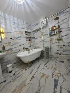 One Bed and Bath in Rochford