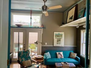 Quiet Carriage House