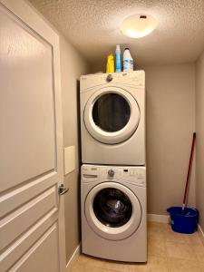 1Bed Highrise condo Orange house, clearview area, recreation center