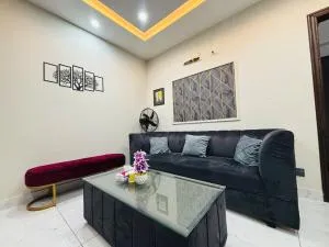 1BHK with Eiffle Tower View - Rāmkot