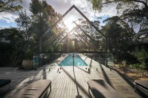 The Pavilion - Luxe retreat on coastal acreage