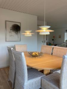 Cozy, delicious and bright