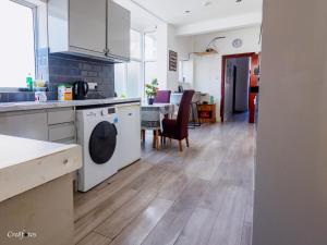 Wood Hus Lodge Very Lovely Specious Room 5