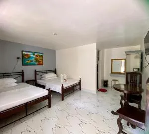 马里昂鲁斯酒店 - 波尔多·格尼拉