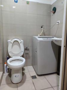 Staycation at Shore 2 Residences Tower 1 Near Moa, PICC, STARCITY, WORLD TRADE, SMX, MOA ARENA & NAIA 123