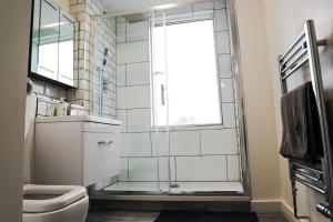 Great location, direct links to London Bridge!