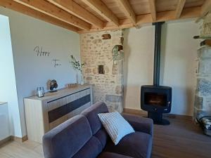 Gîte calme avec wifi et piscine partagée en pleine nature - FR-1-410-466