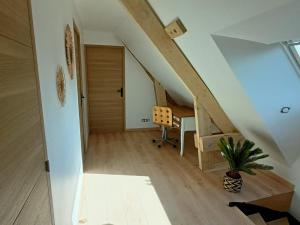 Maisons de vacances Gite calme avec wifi et piscine partagee en pleine nature - FR-1-410-466 : photos des chambres