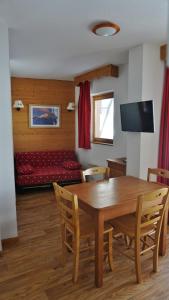 One-Bedroom Apartment room in Résidences Les Villages du Bachat (by Popinns)