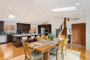 Ultimate Group Getaway Near Ferry, Hot Tub and Games - 马科尔蒂奥