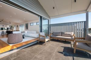 Ocean Oasis - Luxe Getaway with Coastal Views