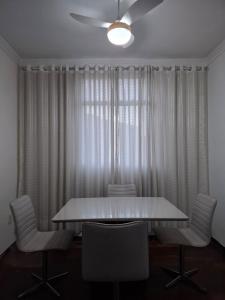 Apartamento 3 quartos no bairro Floresta, na melhor localização de BH, próximo às principais avenidas, ao lado do colégio Batista, com supermercado, farmácia e bares na esquina