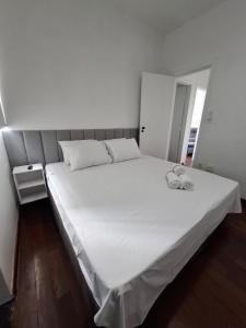 Apartamento 3 quartos no bairro Floresta, na melhor localização de BH, próximo às principais avenidas, ao lado do colégio Batista, com supermercado, farmácia e bares na esquina
