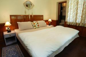 Rosette Cottage by EdenHomes