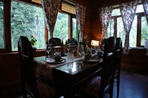 Rosette Cottage by EdenHomes