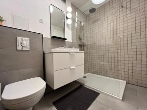 TJs Temple with Castle View