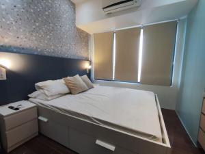 Newly Designed 1BR Top of Makati