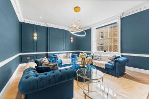 Baths Ultimate House Sleeps 40