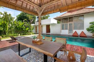 Omaneil Villa