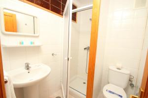 One Bedroom Apartment with Pool View room in Apartamentos Strelitzias
