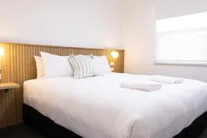 高街汽车旅馆 - 伊丘卡